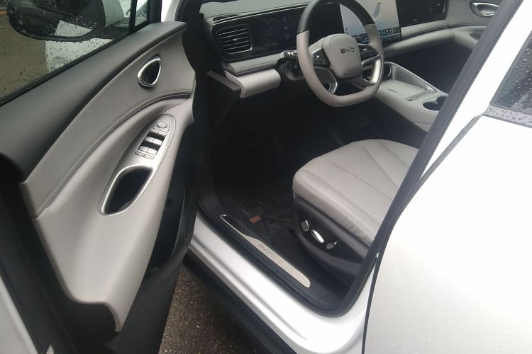 BYD Sea Lion 06 New Energy 2025 car image #12