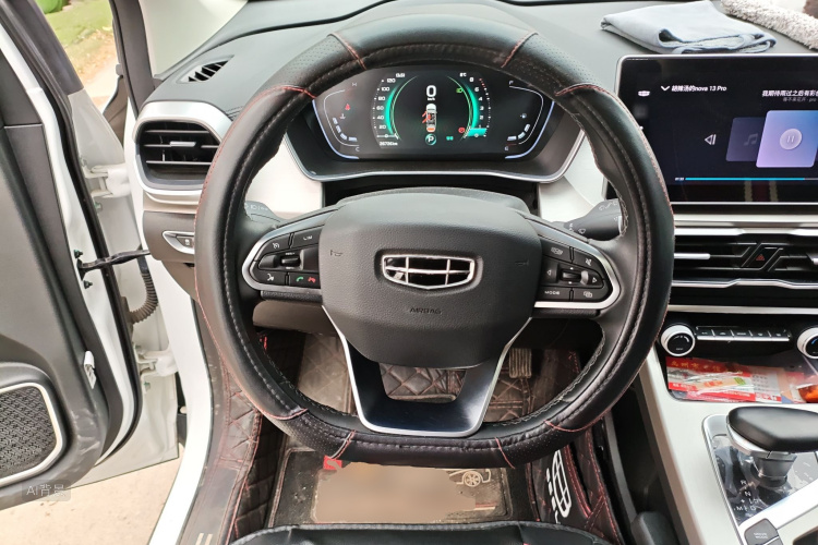 GEELY Coolray 2023 image de voiture #12