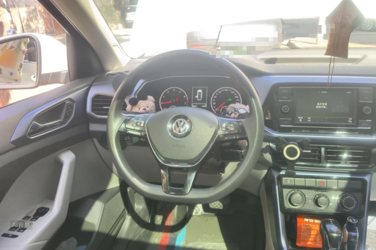 Volkswagen T-Cross 2019 car image #12