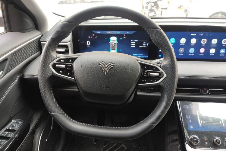 哪吒汽车 哪吒U 2023 汽车图片 #12