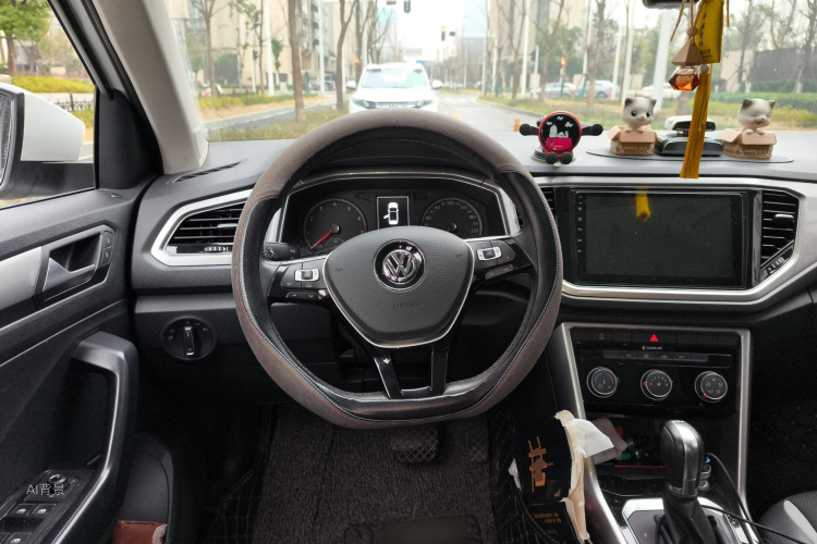 T-Roc 2018 #12 T-Roc 2018 car image #12