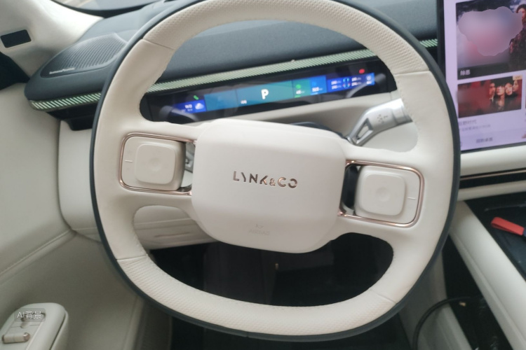 Lynk & Co 900 2025 #12 Lynk & Co 900 2025 car image #12