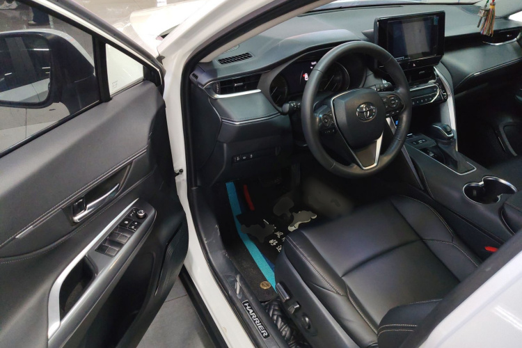 Toyota Harrier 2022 immagine di auto #12