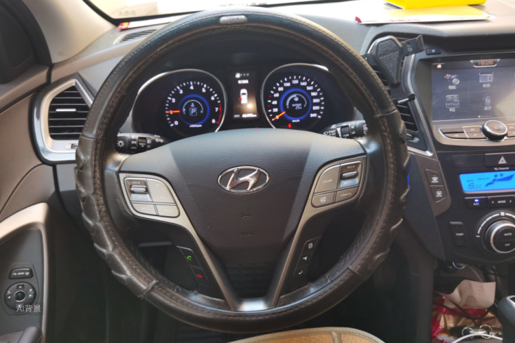 Hyundai Santa Fe 2014 car image #12