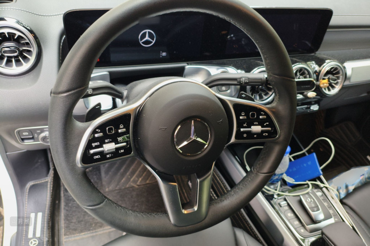 Mercedes-Benz GLB Class 2021 car image #12