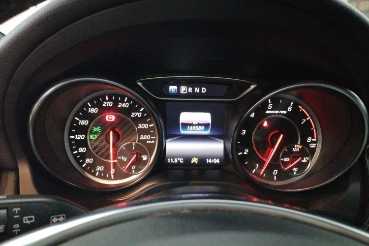 Mercedes-Benz GLA AMG 2018 car image #12