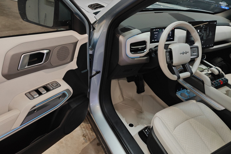 FangChengBao Tiger 3 2025 car image #12