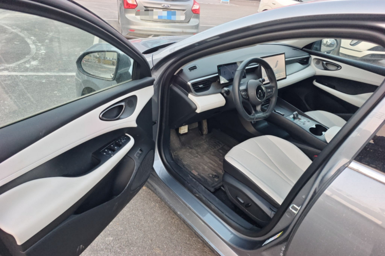 BYD Seal 05 DM-i 2025 #12 BYD Seal 05 DM-i 2025 immagine di auto #12