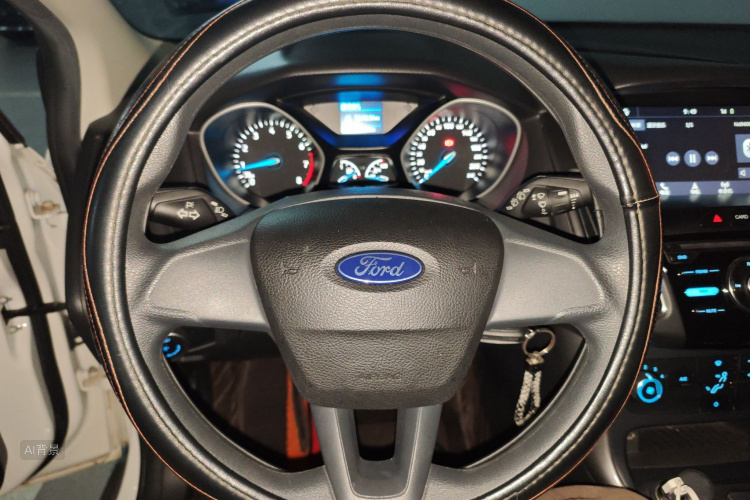 Ford Focus 2018 car image #12