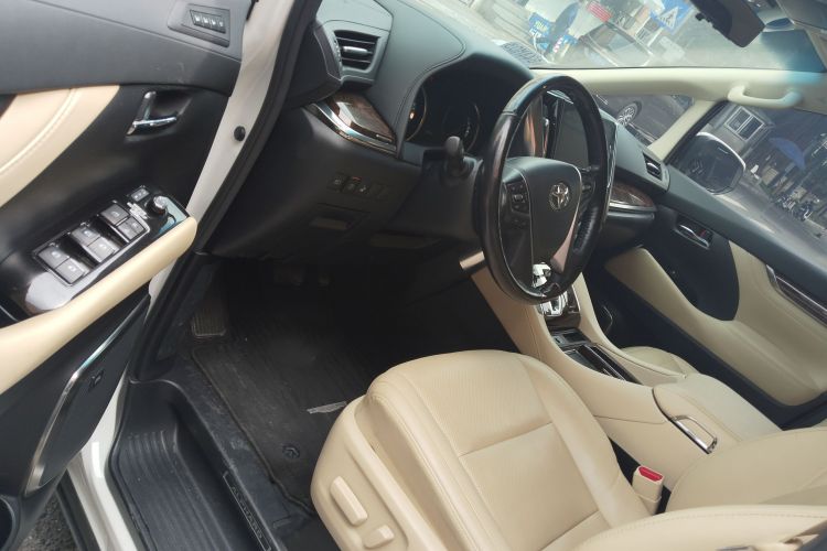 Toyota Alphard 2021 car image #12
