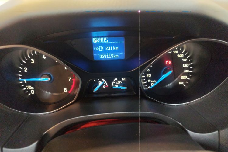 Ford Focus 2017 car image #12