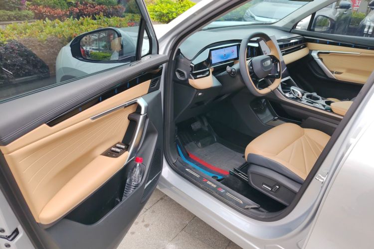 GEELY Boyue L 2023 car image #12