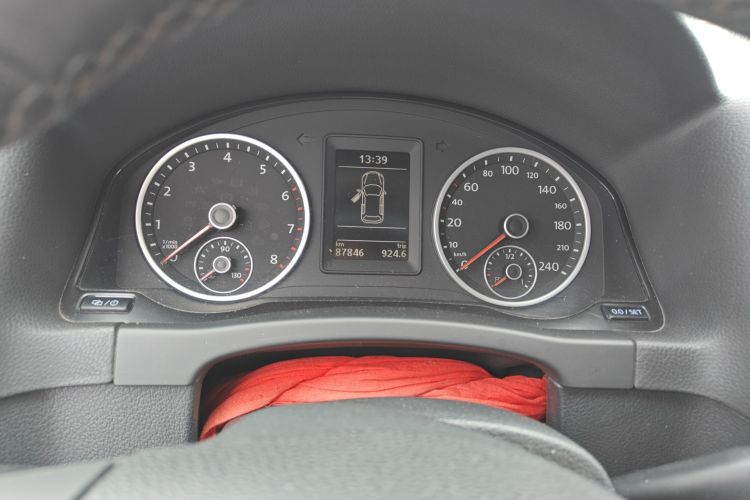 Volkswagen Tiguan 2016 car image #12