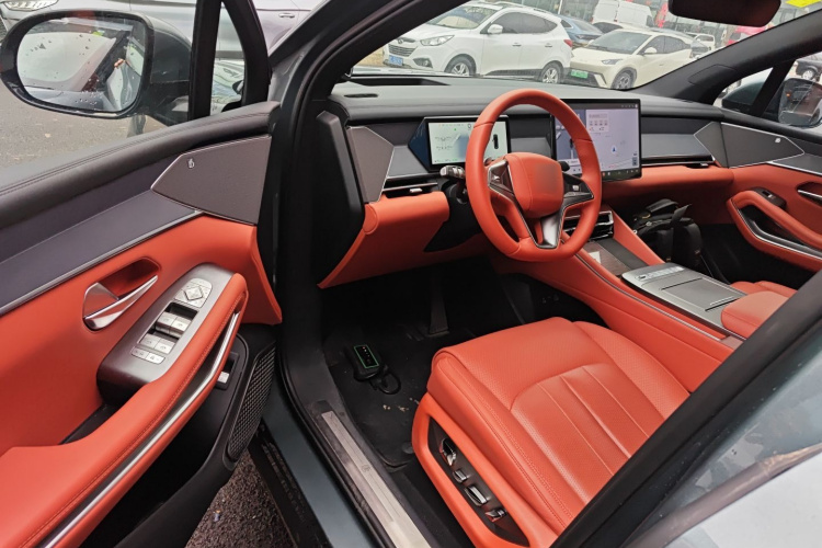 BYD Tang L 2025 immagine di auto #12