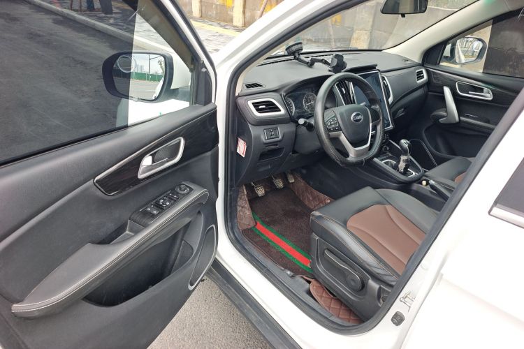 SWM X7 2021 immagine di auto #12