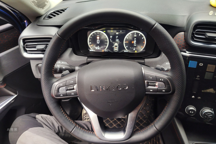 Lynk & Co 02 2018 #12 Lynk & Co 02 2018 car image #12