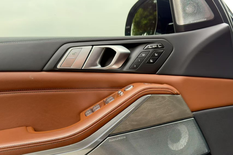 BMW X7 2020 صورة سيارة #12