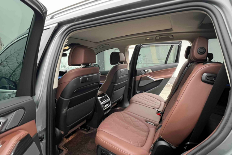 BMW X7 2023 صورة سيارة #12