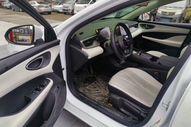 BYD Seal 05 DM-i 2025 car image #12