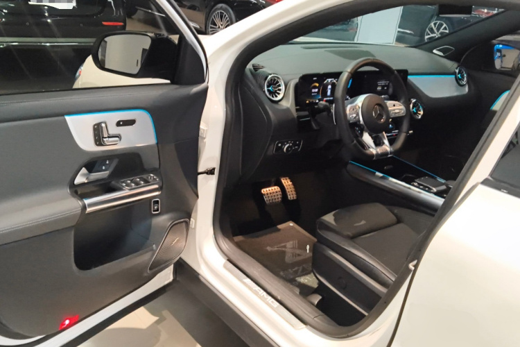 Mercedes-Benz GLA AMG 2023 #12 Mercedes-Benz GLA AMG 2023 image de voiture #12