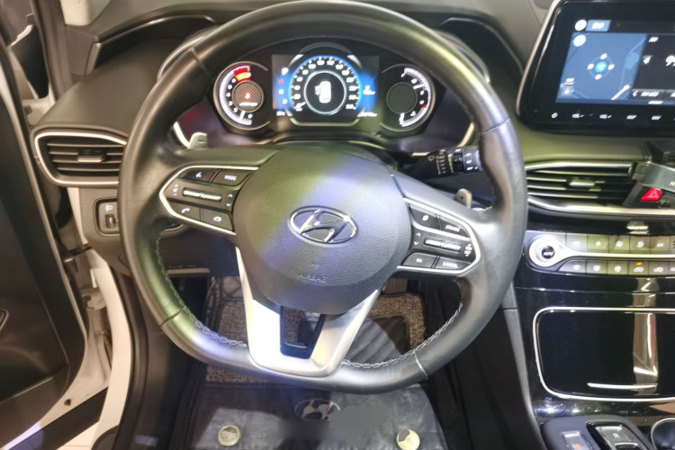 Hyundai Santa Fe 2022 car image #12