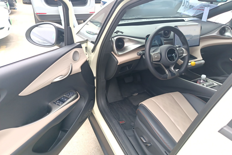 BYD Dolphin 2024 car image #12