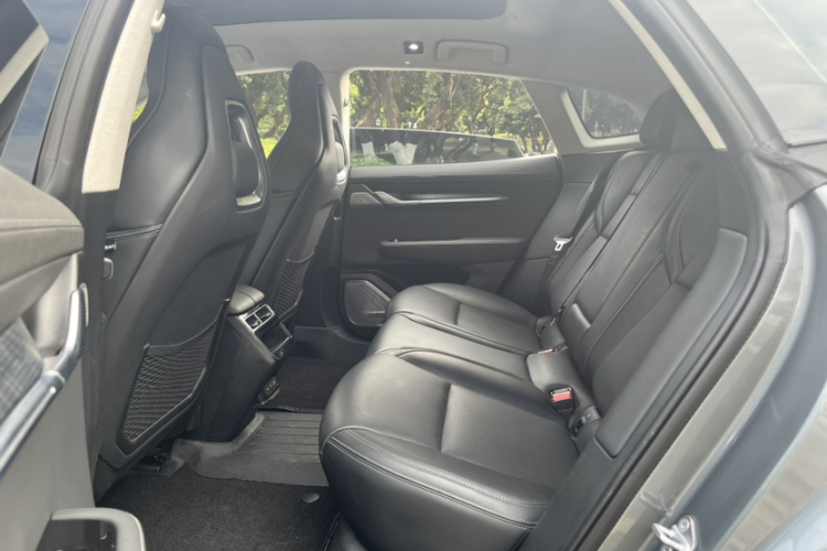 极氪 极氪001 2022 汽车图片 #12