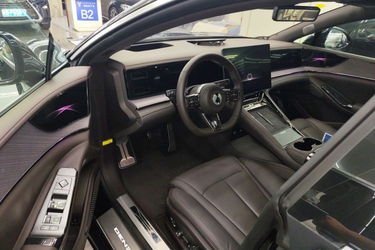 Denza Z9 2024 car image #12