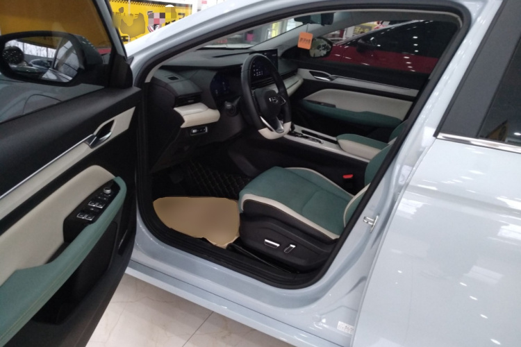 GEELY Emgrand L HiP 2023 صورة سيارة #12