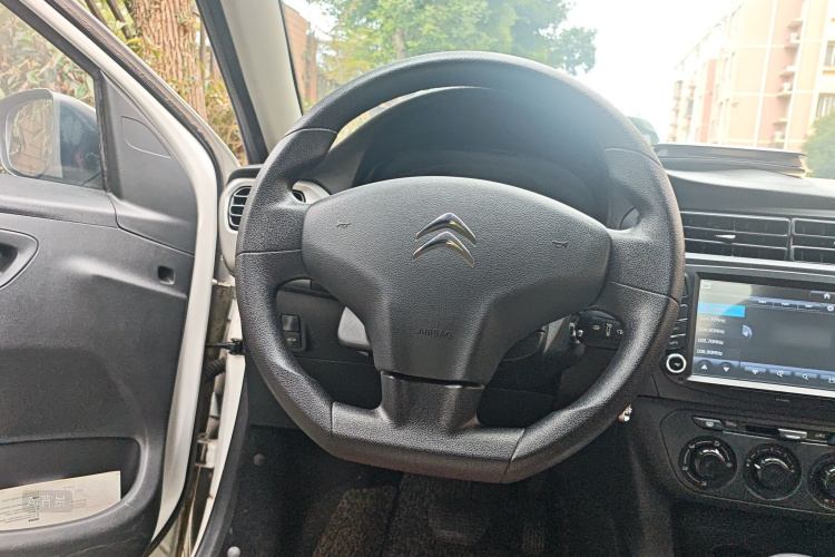 Citroen C-Elysée 2016 imagem de carro #12