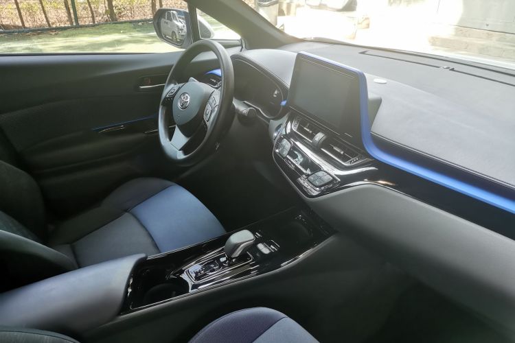 Toyota C-HR EV 2021 car image #12