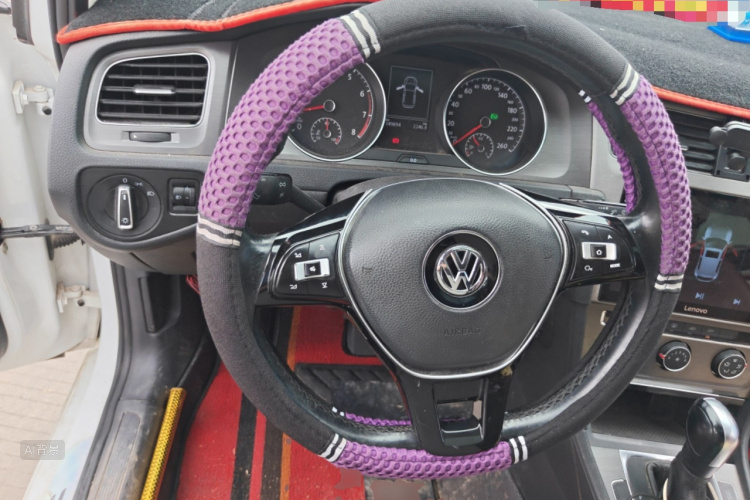Volkswagen Golf 2015 car image #12