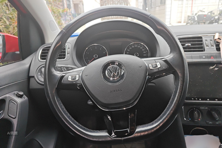 Polo 2016 car image #12