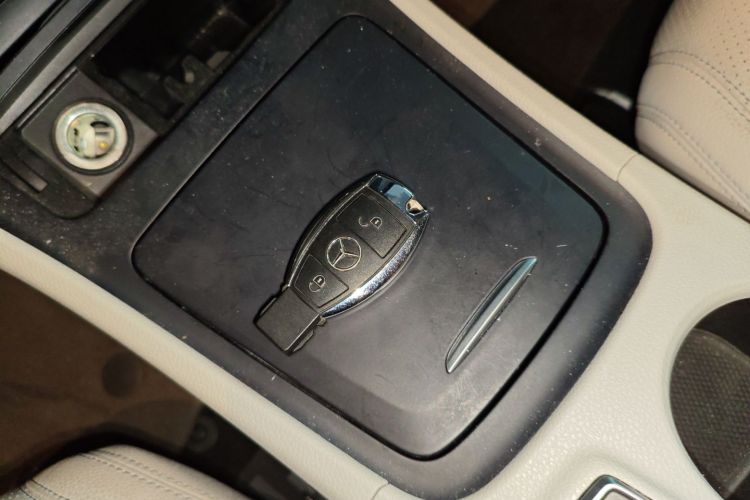 Mercedes-Benz GLA Class 2015 immagine di auto #12