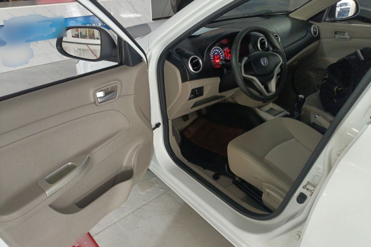 Changan Alsvin V3 2016 صورة سيارة #12