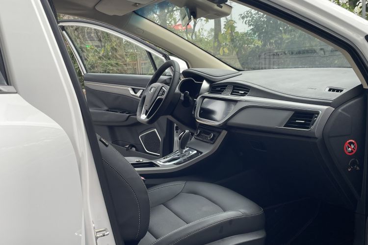 GEELY Emgrand GS 2018 #12 GEELY Emgrand GS 2018 car image #12