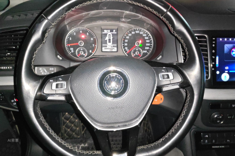 Volkswagen Sharan 2018 car image #12