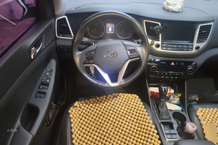 Hyundai Tucson 2015 car image #12