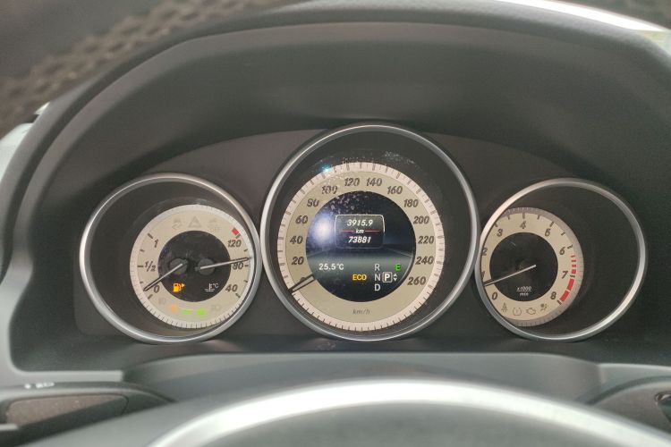 Mercedes-Benz E Class (Imported) 2014 immagine di auto #12