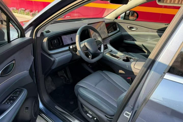 BYD Sea Lion 07 DM-i 2025 image de voiture #12