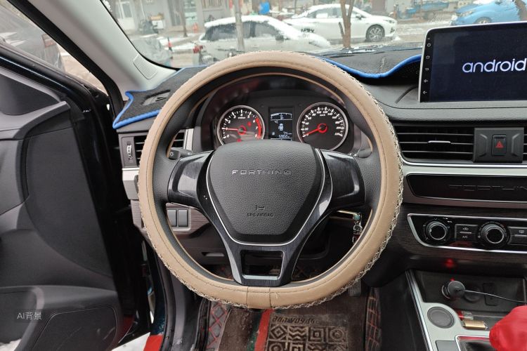 Forthing T5 2023 car image #12