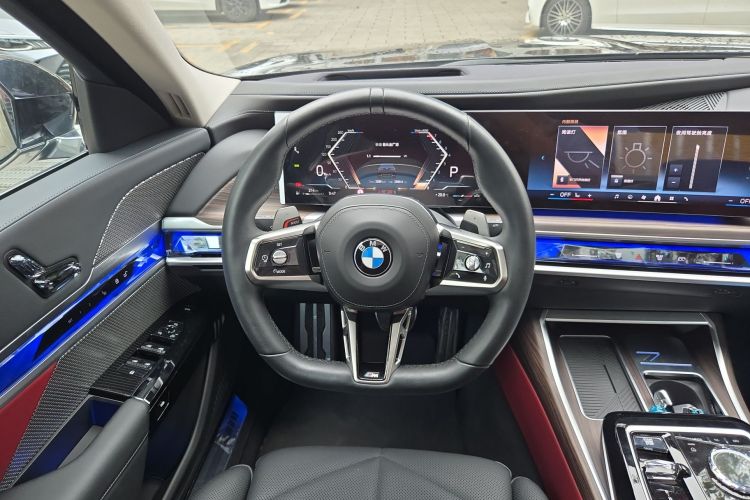 BMW 7 Series 2025 car image #12