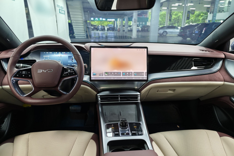 BYD Seal 07 DM-i 2024 صورة سيارة #12