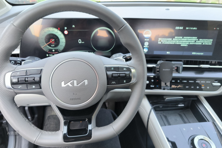 Kia Sportage 2025 immagine di auto #12