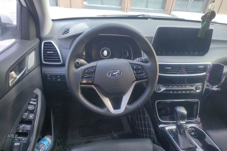 Hyundai Tucson 2019 immagine di auto #12