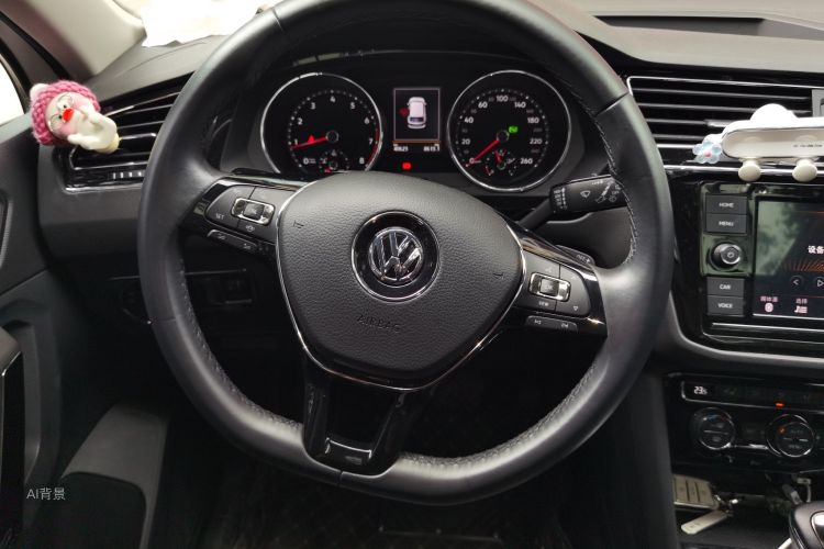 Volkswagen Tiguan L 2018 #12 Volkswagen Tiguan L 2018 car image #12