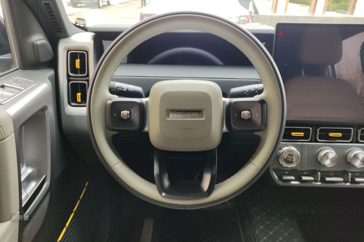 2025 car image #12