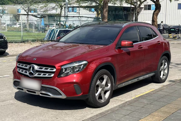 Mercedes-Benz GLA Class 2020 car image #12