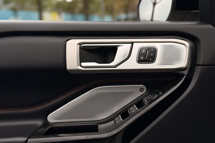 Ford Explorer 2020 image de voiture #12