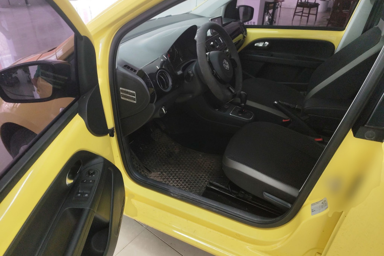 Volkswagen up! 2016 car image #12